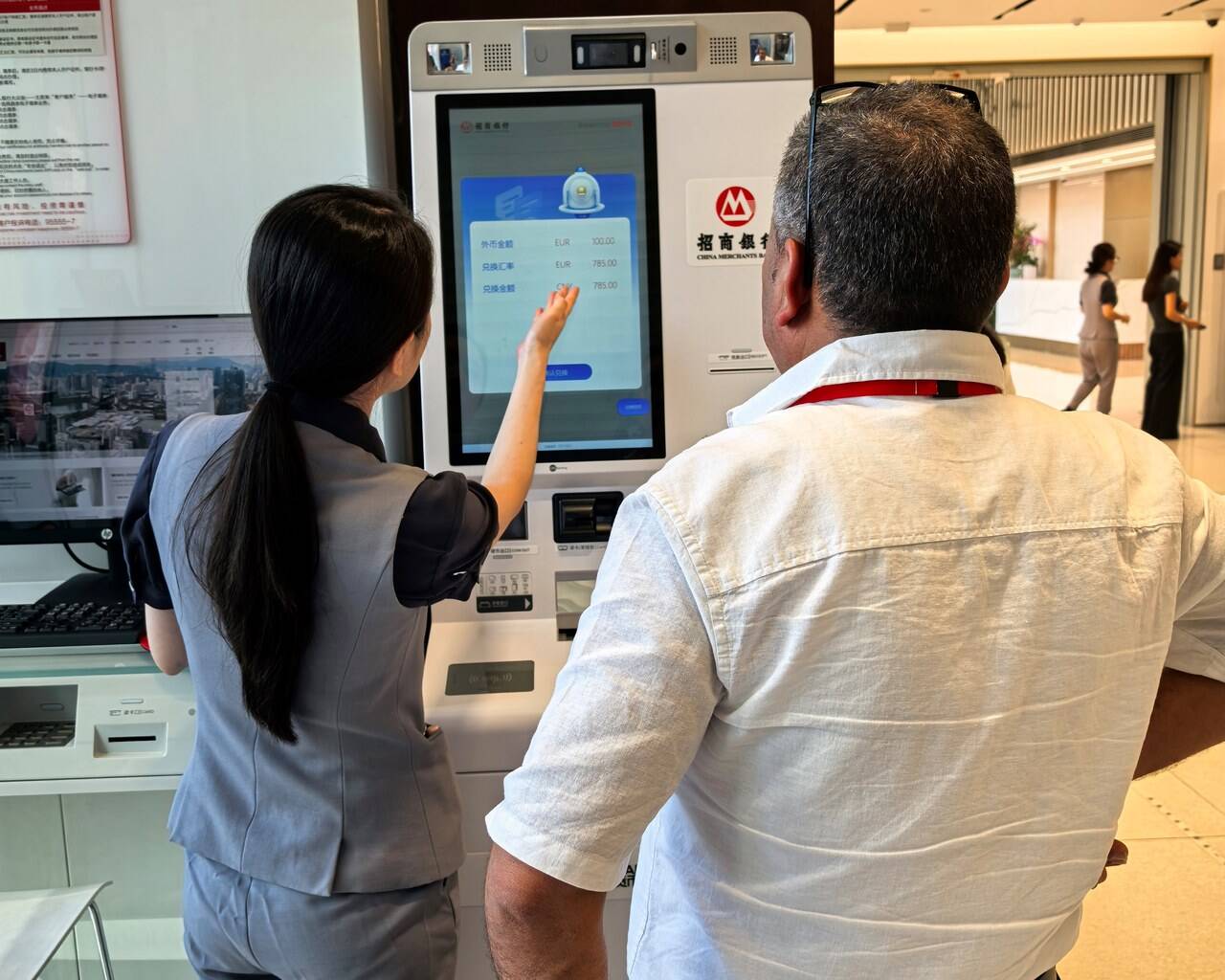 最新医保卡提取现金方法自助提款机方法分析(最方便真实的邵阳医疗保障卡怎么提取现金方法)